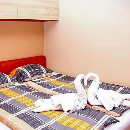 Stunning In W/ 1 Bedrooms Apartament Siófok
